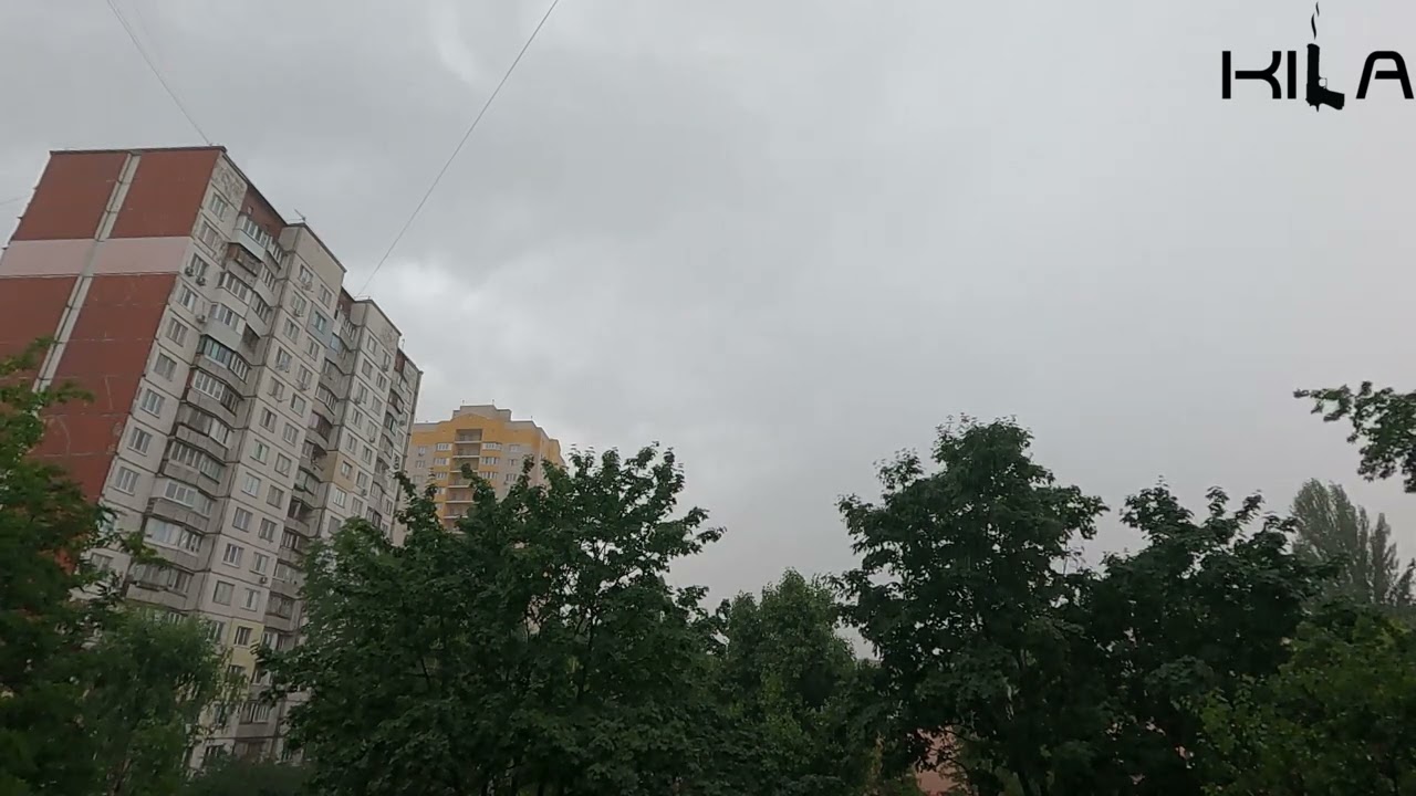 Дощ , грім , блискавки Київ 12 07 2022