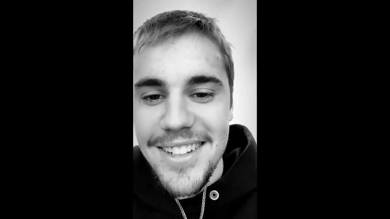 Justin Bieber Kissing Wife Hailey Rhode Justin and wife Hailey live