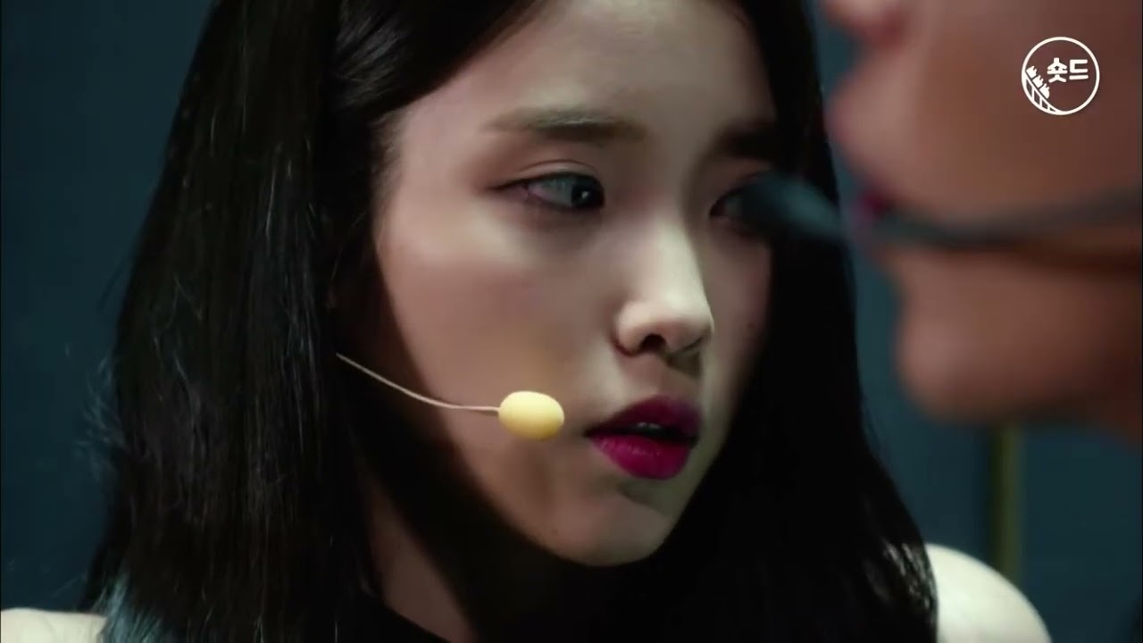 프로듀사 아이유 김수현 마이크 엘베 심쿵장면