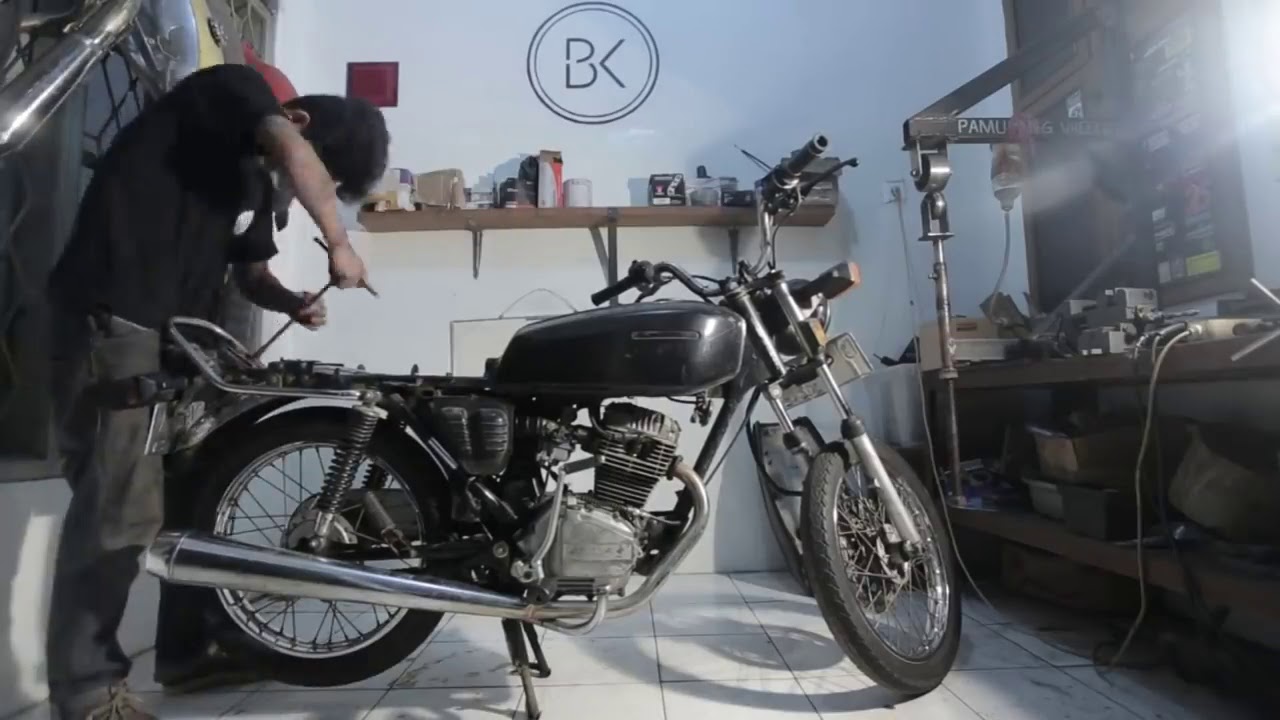 Modificando CG para café racer.