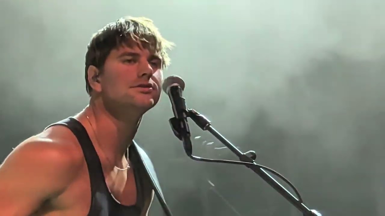 Almost Monday - You Look So Good / She Likes Sports [Live] @ Brooklyn Paramount - 2025.11.11