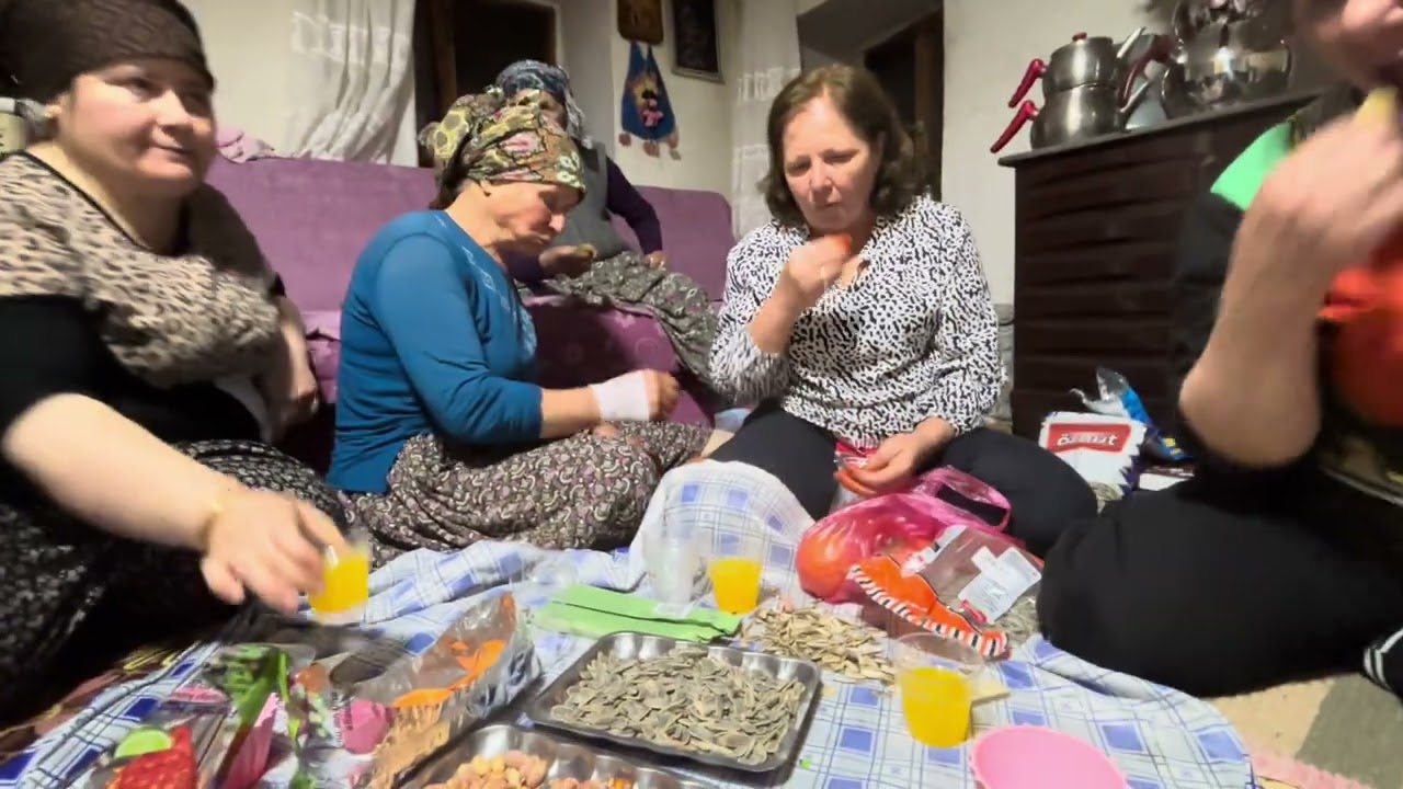 Мы сухофрукты и орехи в деревне вечером праздника.