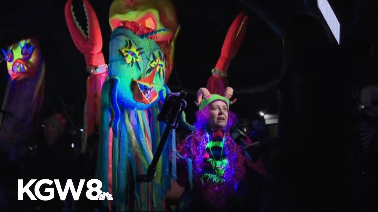 Hundreds celebrate Mardi Gras in North Portland
