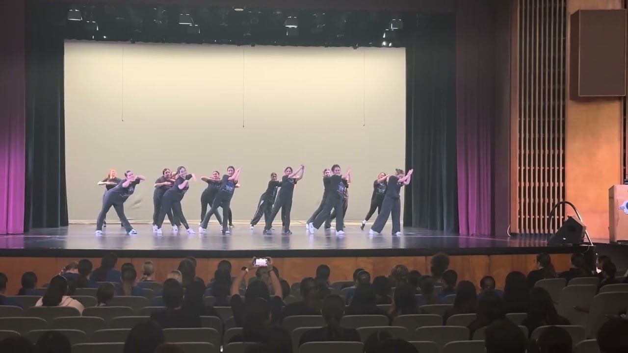 Four minute dance festival