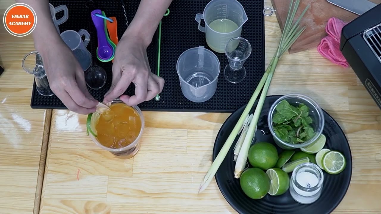 Hướng Dẫn C&aacute;ch L&agrave;m Tr&agrave; Chanh Sả - How To Make Lemongrass Tea | Nhi Vinbar