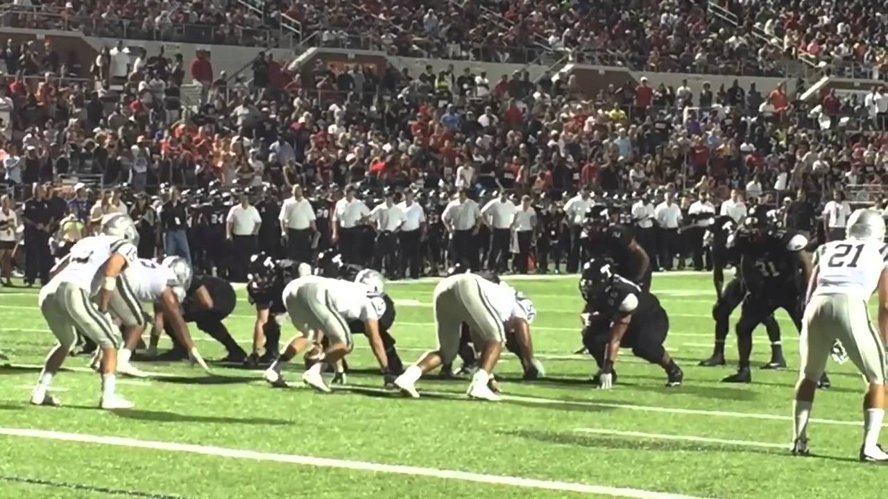 The Game Stands Lone Star Tall: Trinity 26, De La Salle 21
