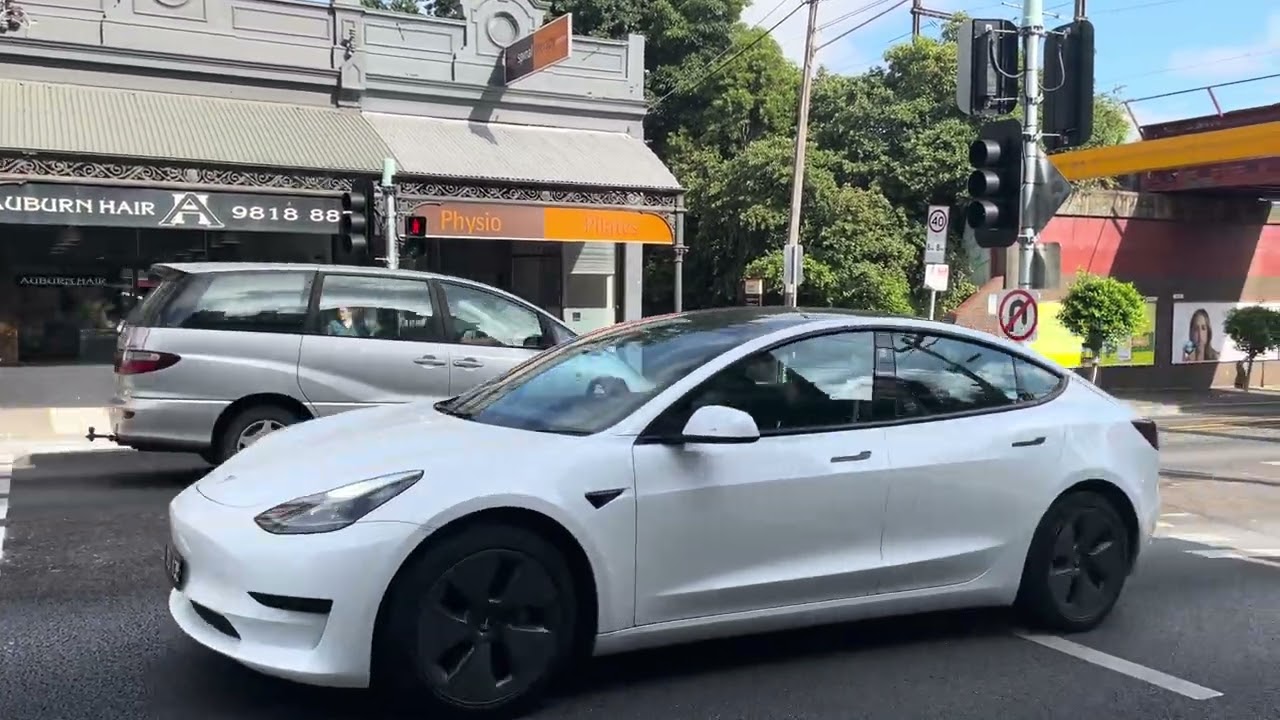 Braums LED traffic lights @ Auburn Rd, Hawthorn (near Auburn train station)