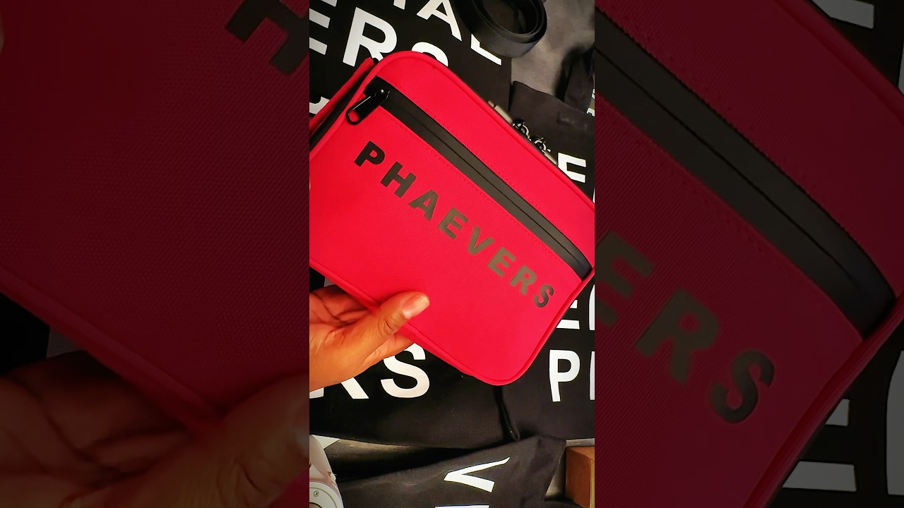 Lockable smell proof bags and accessories from PHAEVERS.