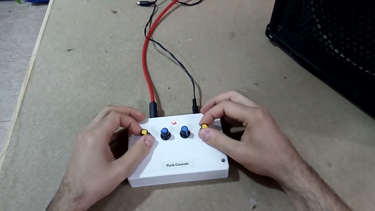 Sintetizador Punk console con delay