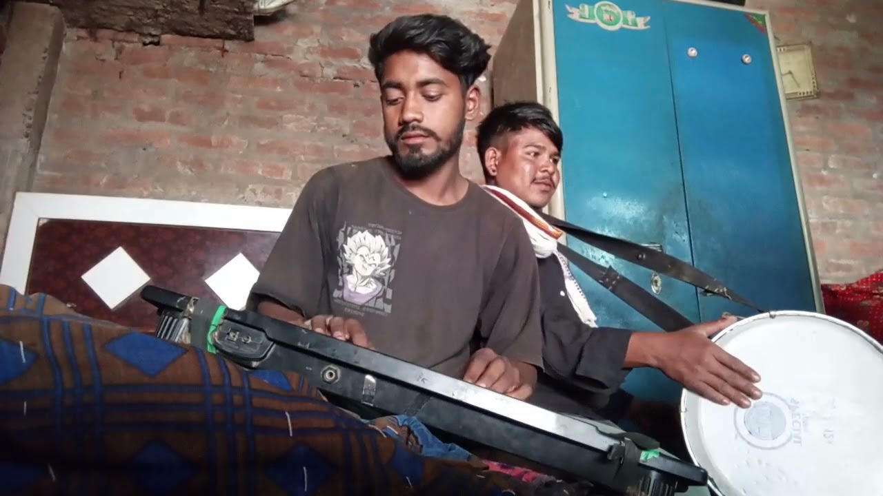 Holi gala gana baj raha hai