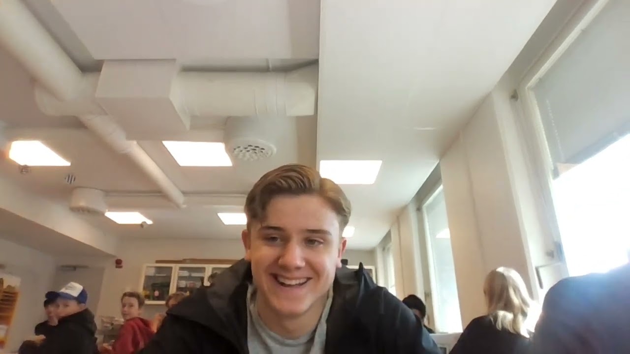 Ultimat bildredigering, vanliga skolrelaterade videor med en humoristisk touch.