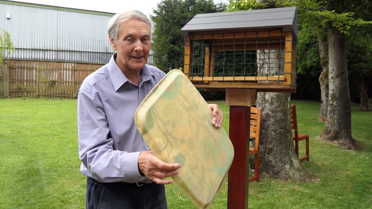Bird Table - Easy -Clean - DIY