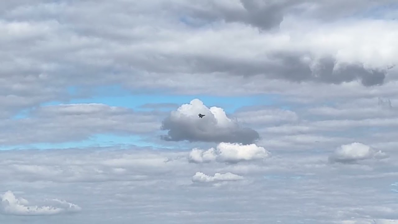 F22 Raptor air display at the London Air Show 2025