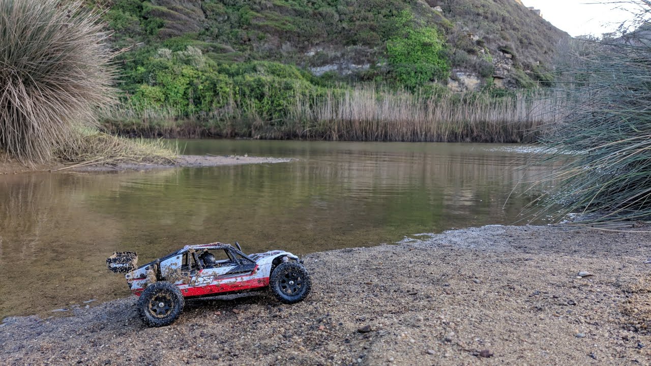 Losi Mini 8ight DB (Desert Buggy) hard bash @ river sand #1