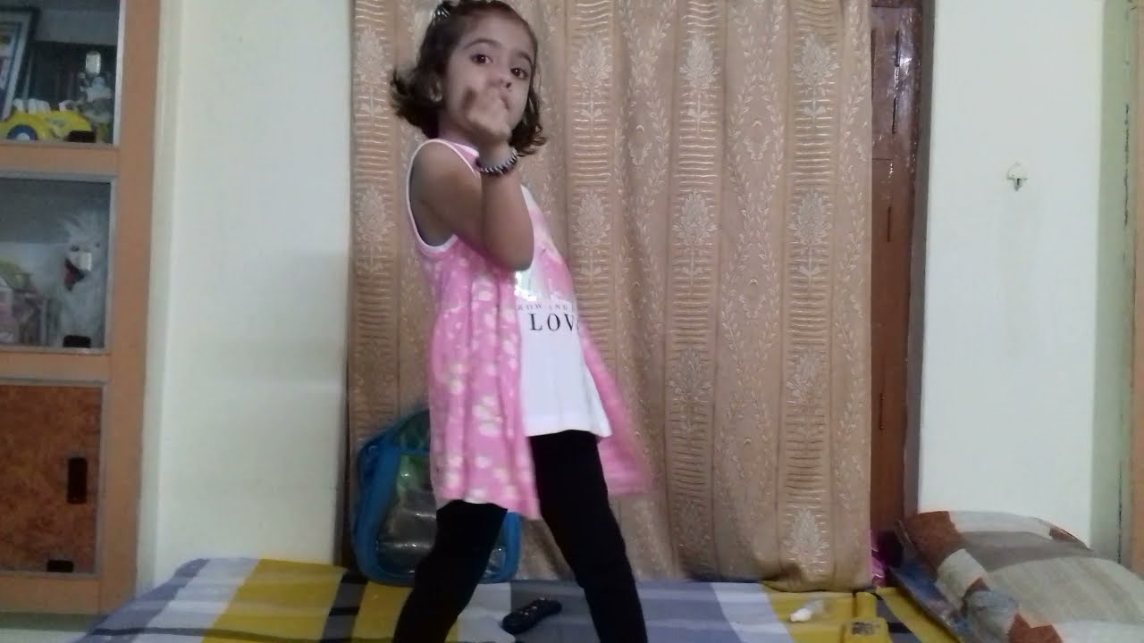 (Mai tera boyfriend tu meri girlfriend)  song pe aarna ka dance video