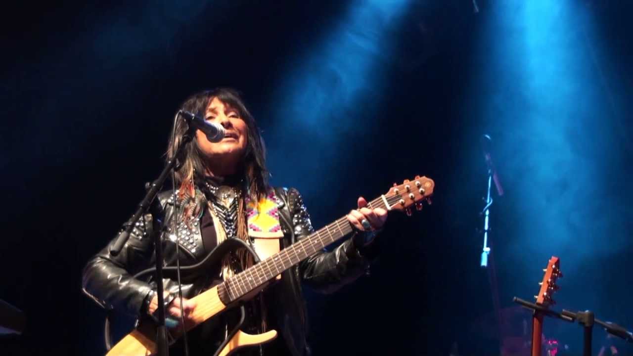 I'm Gonna Be A Country Girl Again - Buffy Sainte-Marie@Skagen July 2nd, 2011