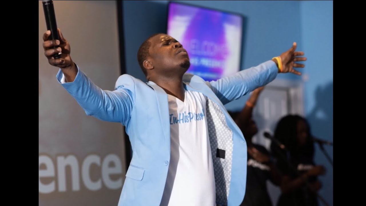 Je viens à ton autel offrande volontaire | adoration et prière | Ev Trofort