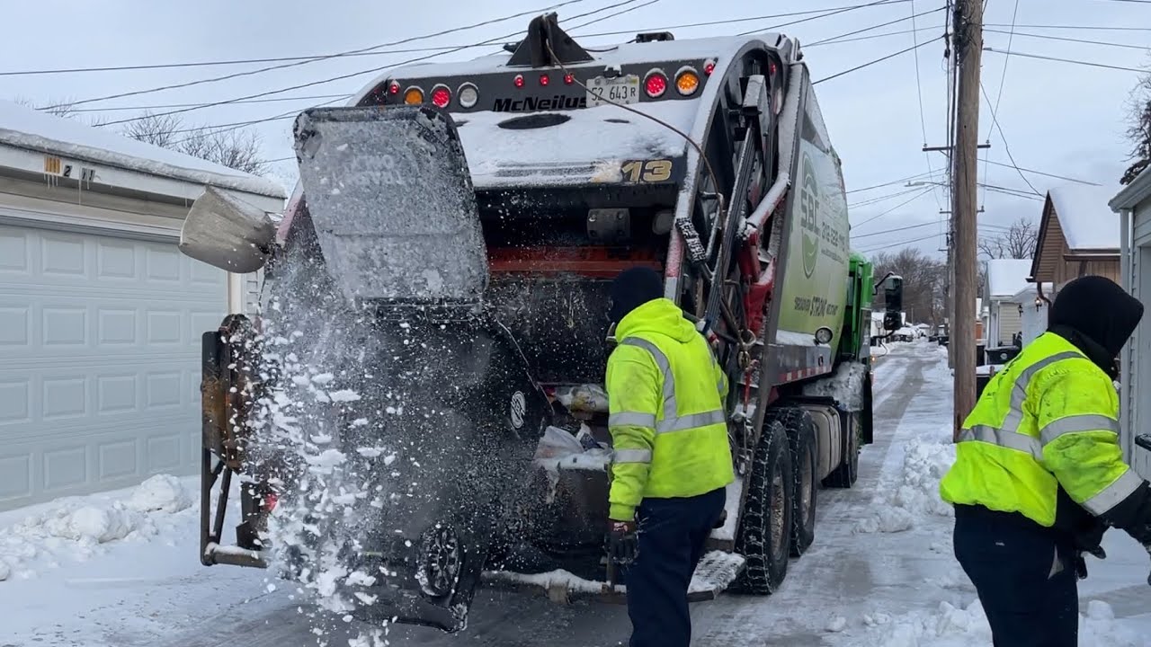 Snowy SBC Mack LR McNeilus Rear Loader Garbage Truck