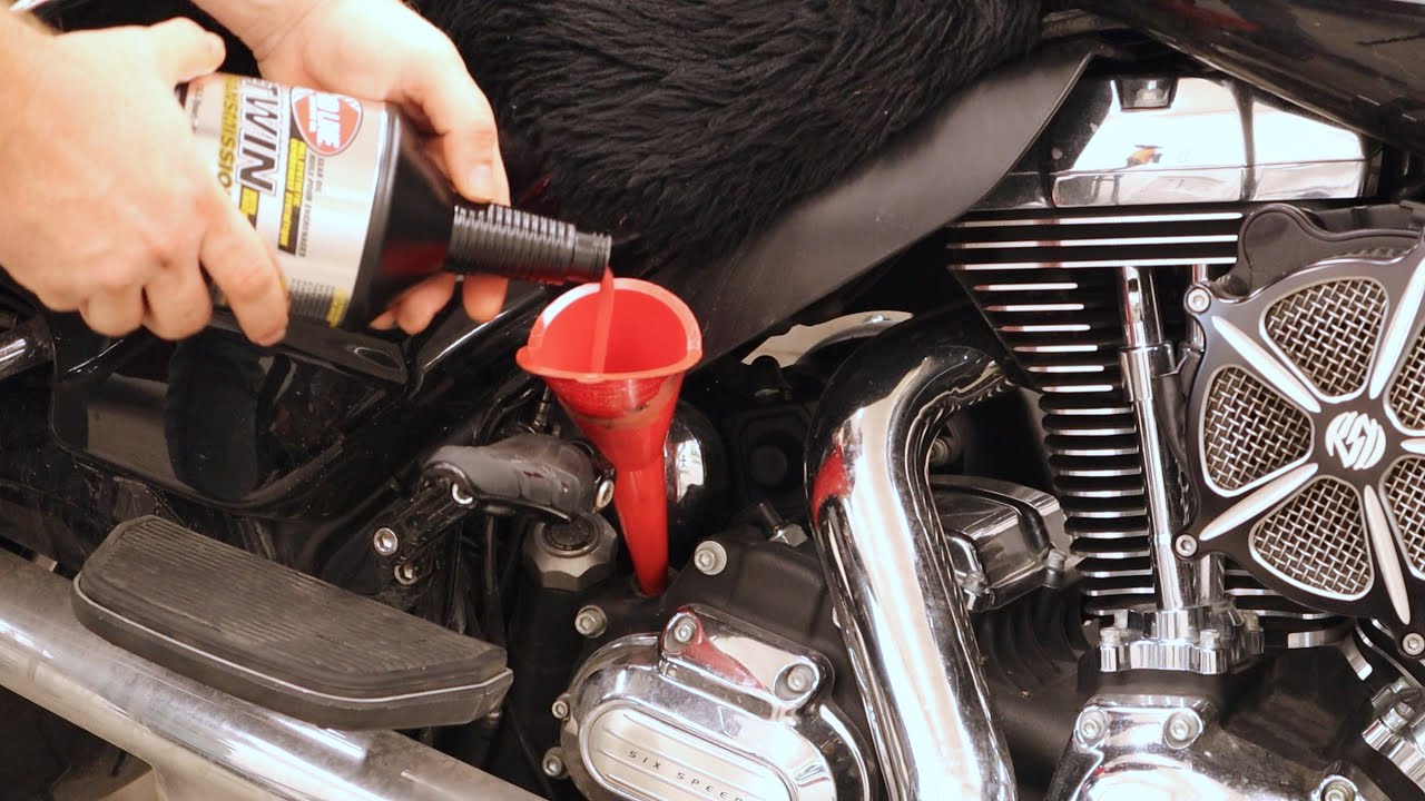 Как заменить трансмиссионную жидкость в Harley | Туристический мотоцикл с двумя распредвалами