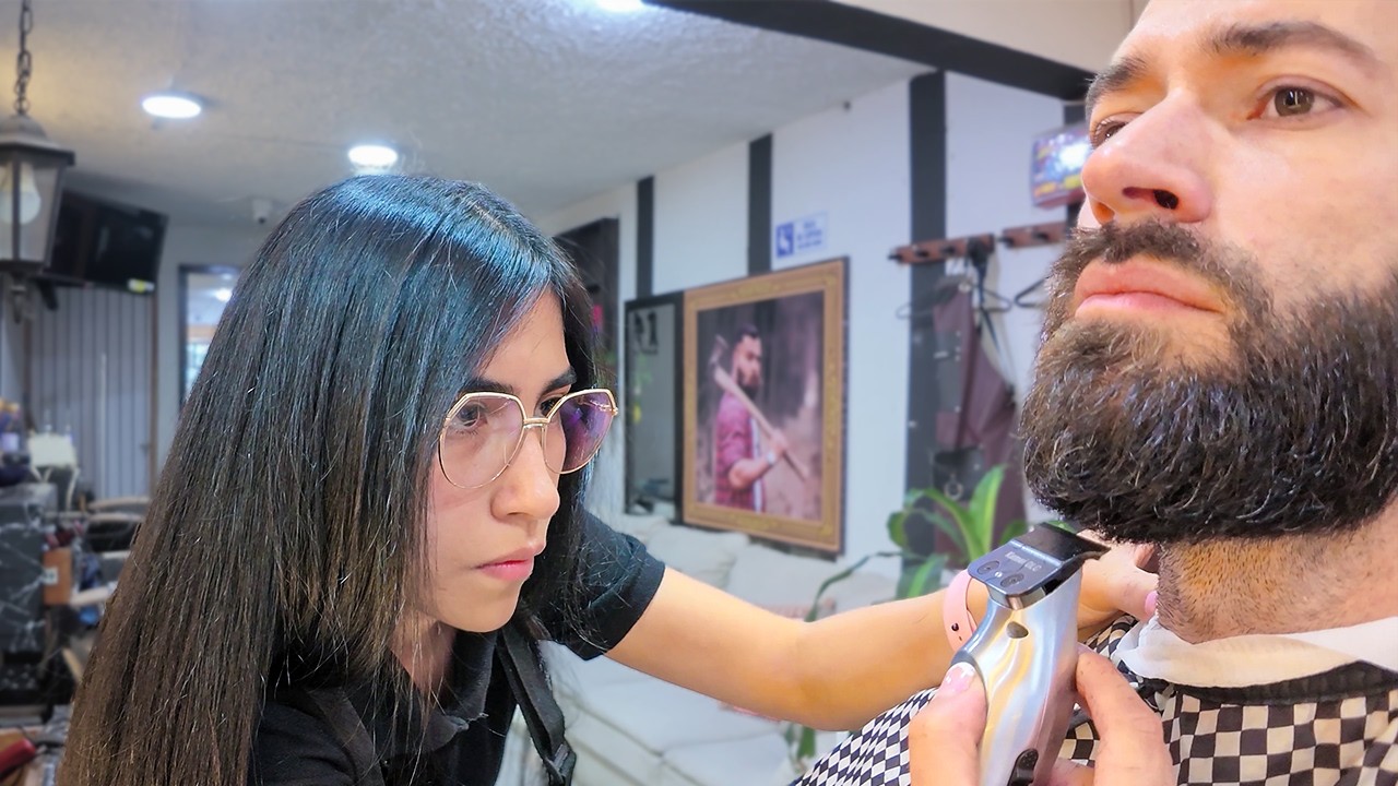 23yo Barbershop Owner Gives Me The Works &ndash; Bogot&aacute; 🇨🇴