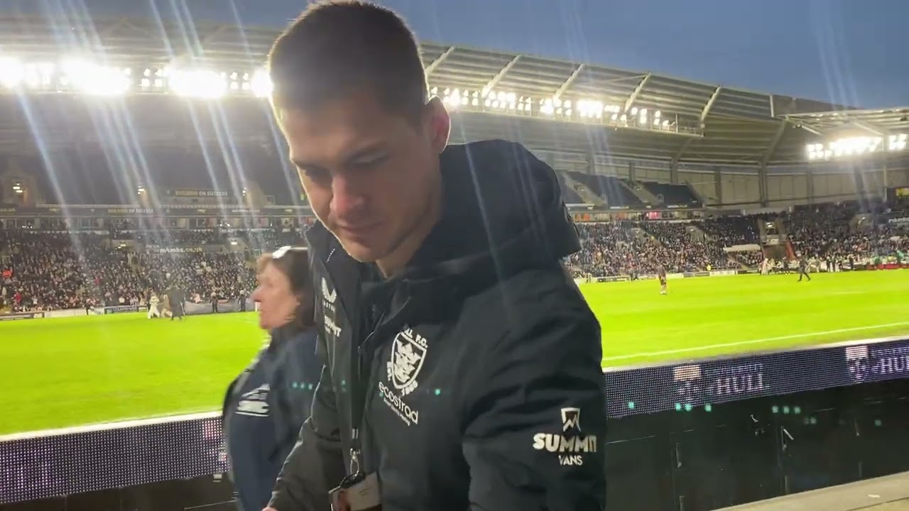 Pablo Singing Old Faithful With Fans Singing Along With Him! Hull FC vs Bradford Bulls 2026