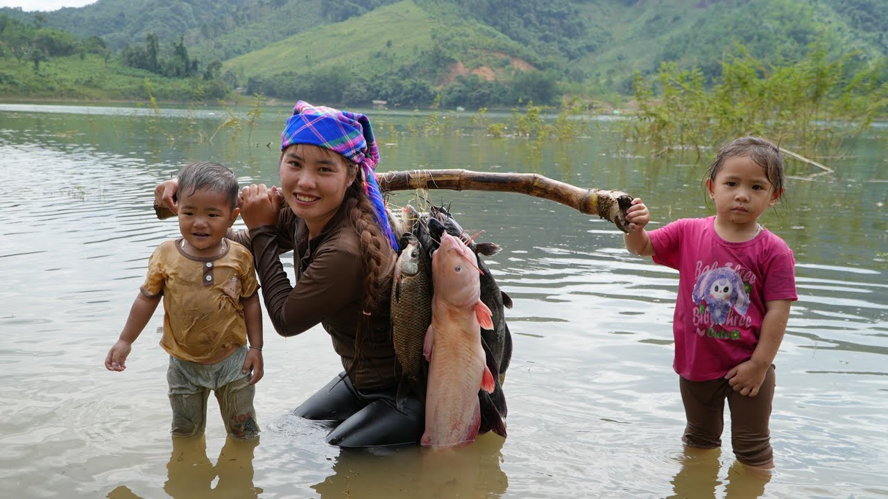 Catching fish, trapping fish, harvesting strange fish to sell at the market - cooking with children