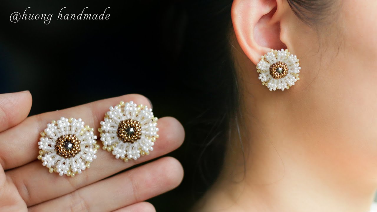 DIY daisy beaded stud earrings with seed beads