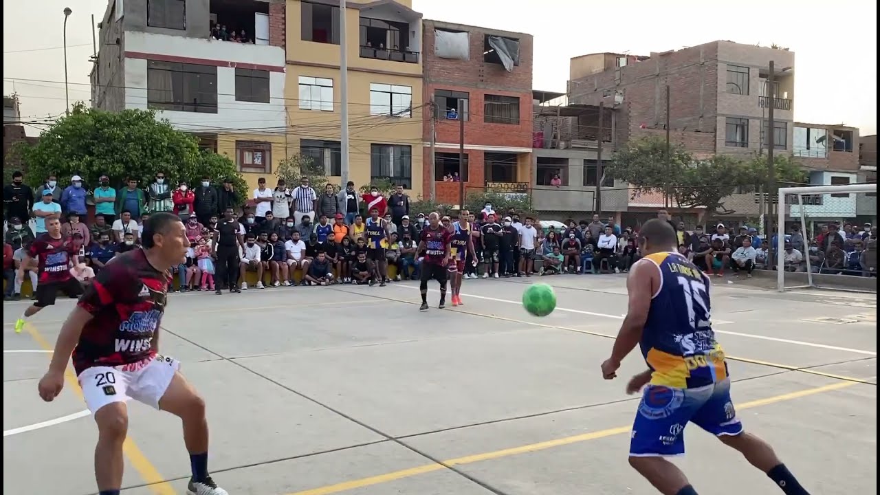 🔥PURA MAGIA EL POCHOLO HERNÀNDEZ!!🔥⚽RETO MASTER DE PUROS IDOLOS DEL FUTSAL PERUANO.