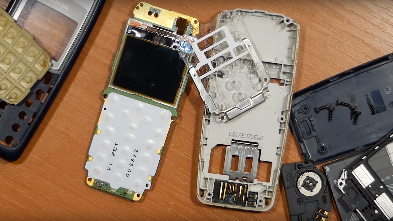 Teardown Nokia 1110 mobile phone | What's inside ?
