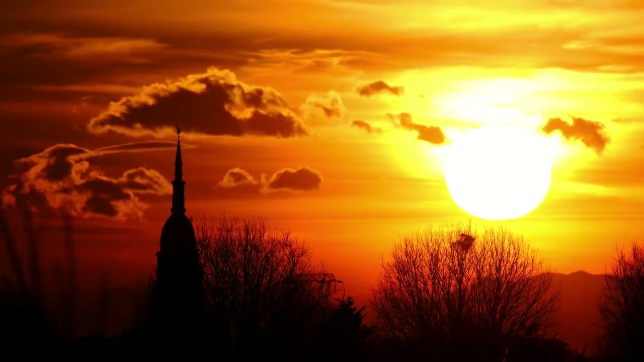 Tramonto e cupola di San Gaudenzio