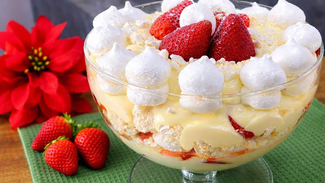TAÇA DE MERENGUE DE MORANGO I NÃO PODE FALTAR EM SEU NATAL I A MELHOR! - Na Cozinha com Eli