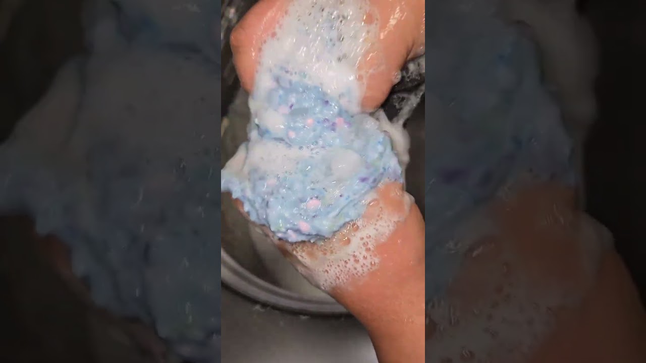 Happy Friday yall! #fyp #asmr #laundry #spongesqueezing 