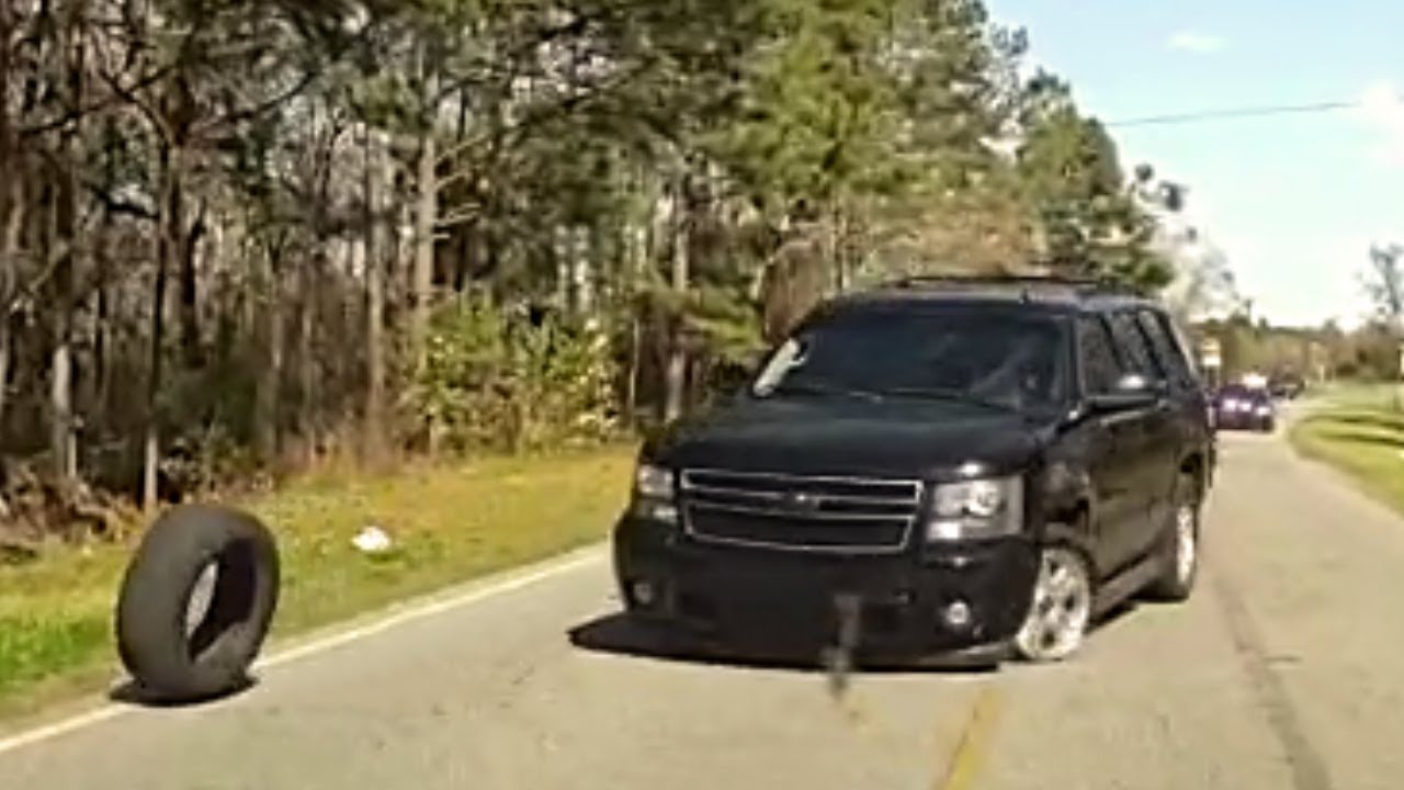 Mom Flees Police With 2 Kids