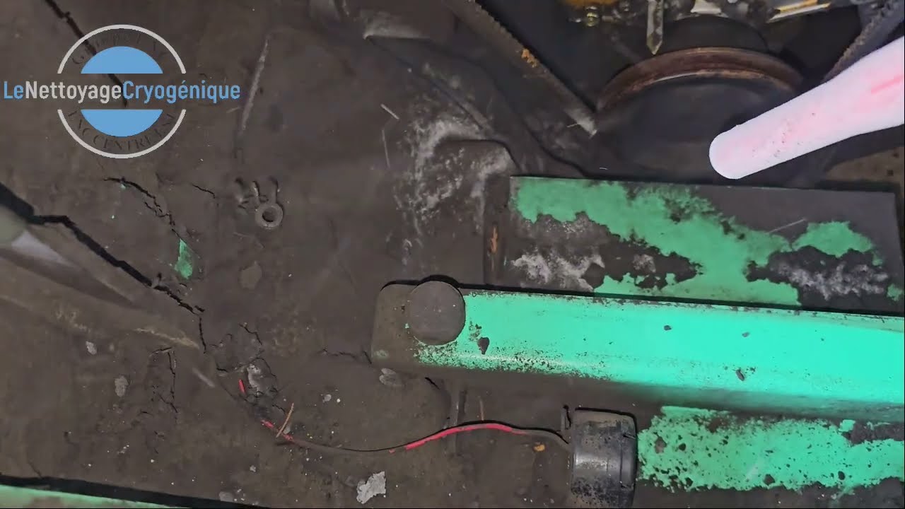 Nettoyage cryogénique chariot élévateur en cours de restauration.