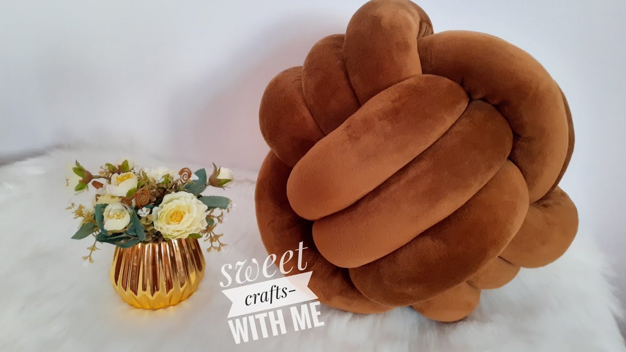 وسادة العقدة باسهل طريقة 😍 والنتيجة جد رائعة 👌🙈diy knot pillow