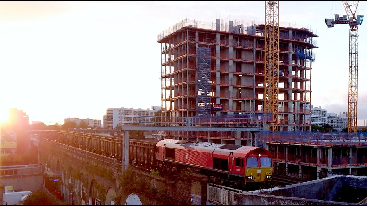 Trains on the South London Line 2022: Freight and more at Cambria Junction