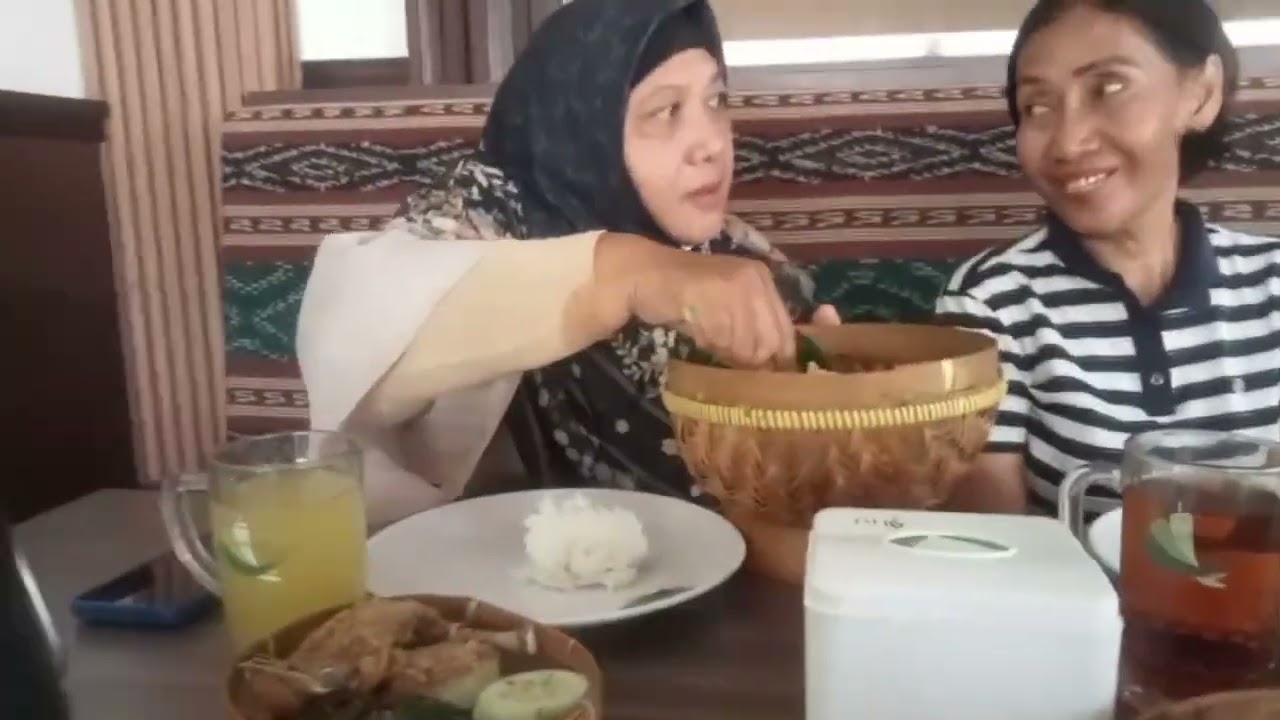 Mampir di Warung makan lombok hijau,di jln Solo Jogja.