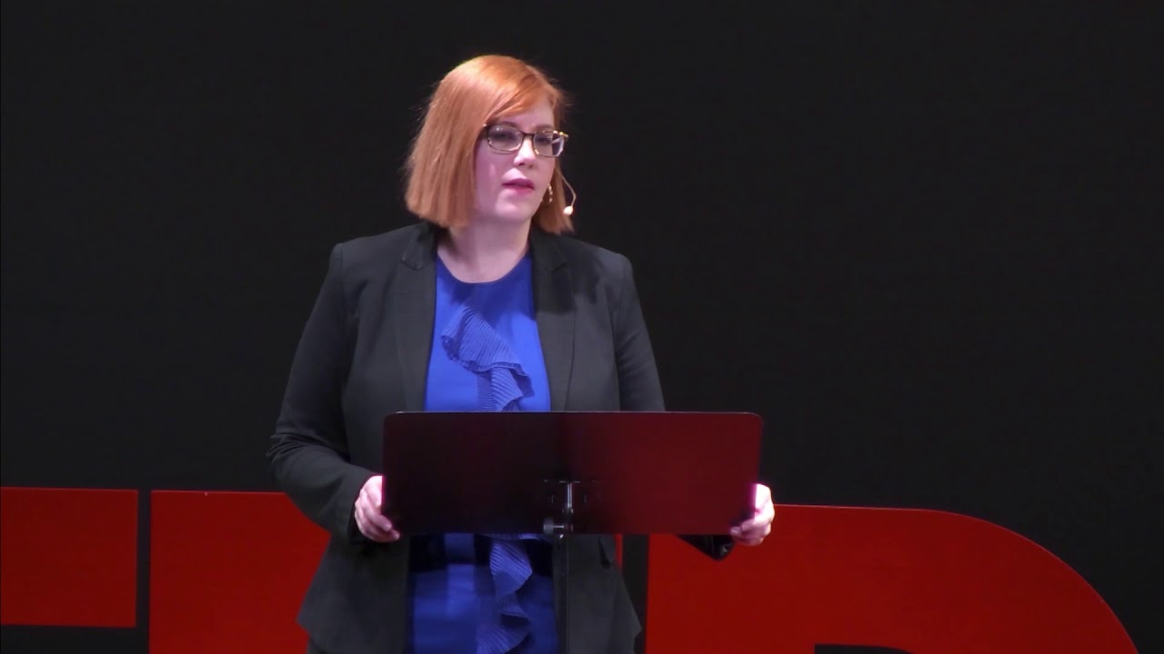 Сила личного активизма | Moira V&aacute;ně | TEDxUAlberta