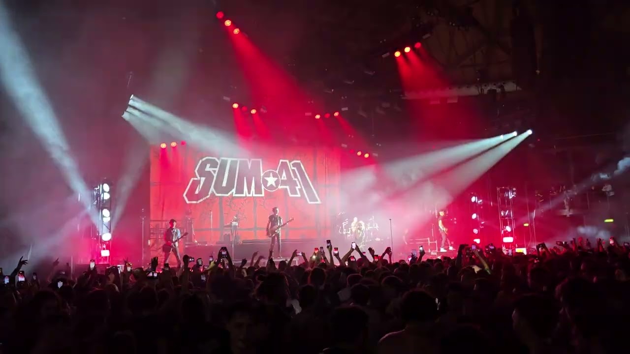 Walking Disaster - Sum 41 - Live Bologna 16/11/2024 - TOUR OF THE SETTING SUM