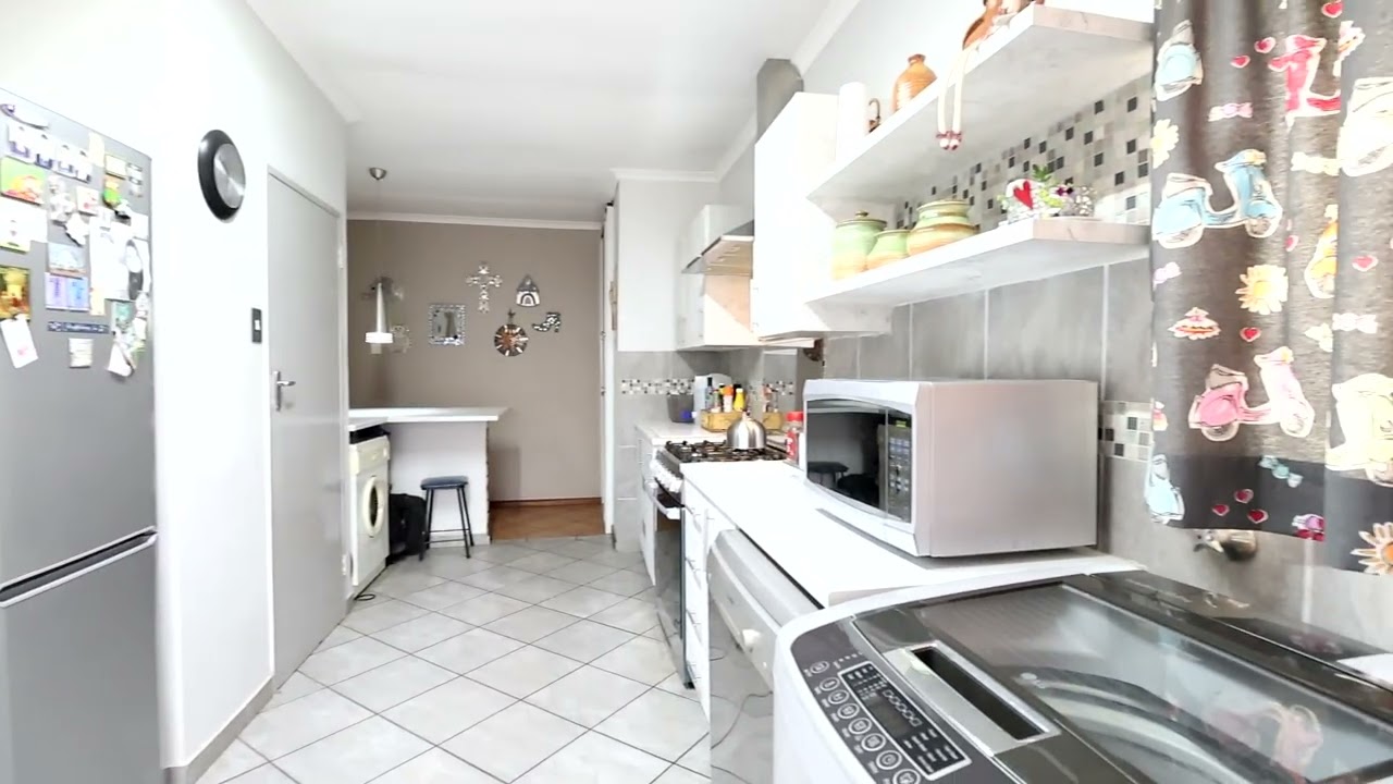 Move in and Stay in Rooihuiskraal! - R2 200 000