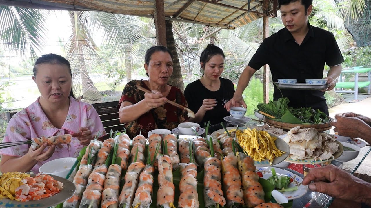 Làm Mâm Gỏi Cuốn Tôm Thịt Với Bánh Tráng Mè. Nay Có Dượng 6 Ăn Cùng Đông Vui Quá 