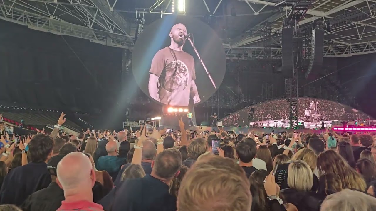 Hymn for the Weekend Coldplay 6th of September Wembley 