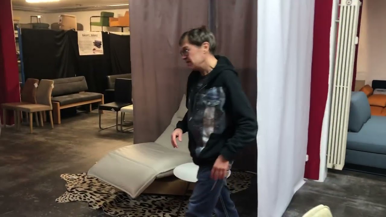 profischnapp.de  Rundgang in Empfingen durhc Showroom und Scghnäppchenkeller im Dezember 2022