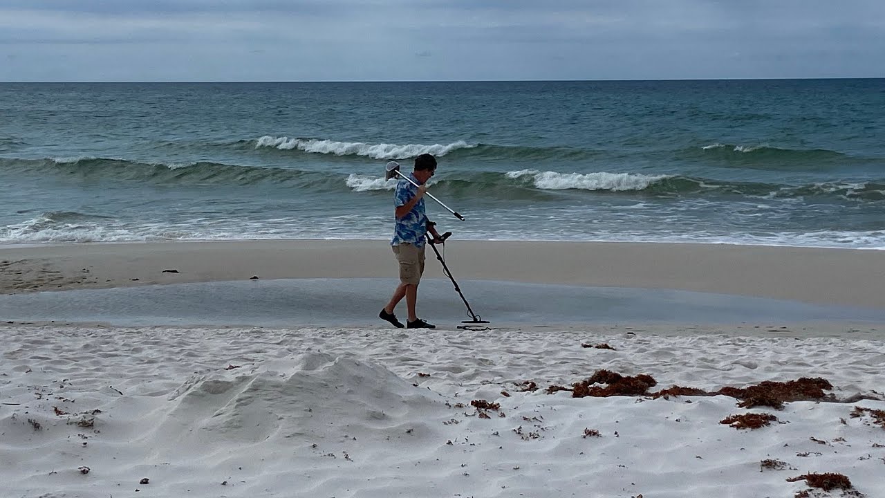 Pensacola Beach Metal Detecting with the Manticore;  Food & Drinks @ Peg Leg Petes, Casino Beach Bar