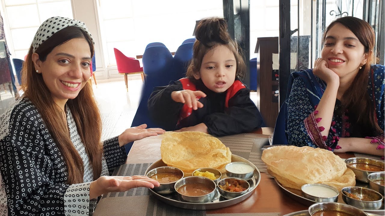 My Sunday Breakfast Routine || Sab ko Karwya Desi Nashta  | Ayesha LifeStyle