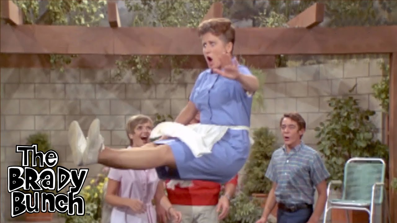 7 Times Alice Made Us Laugh on The Brady Bunch!