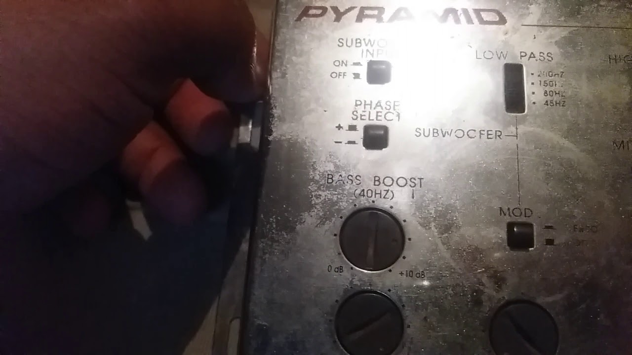 Radio automotivo com uma sa&iacute;da Rca da pra montar som?