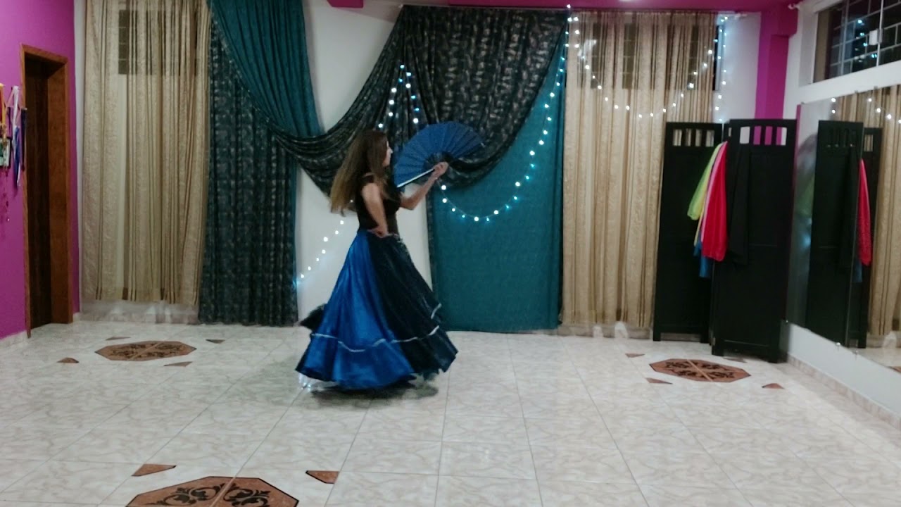 Performance com Leque - Dança cigana artística. Malagueña Salerosa.