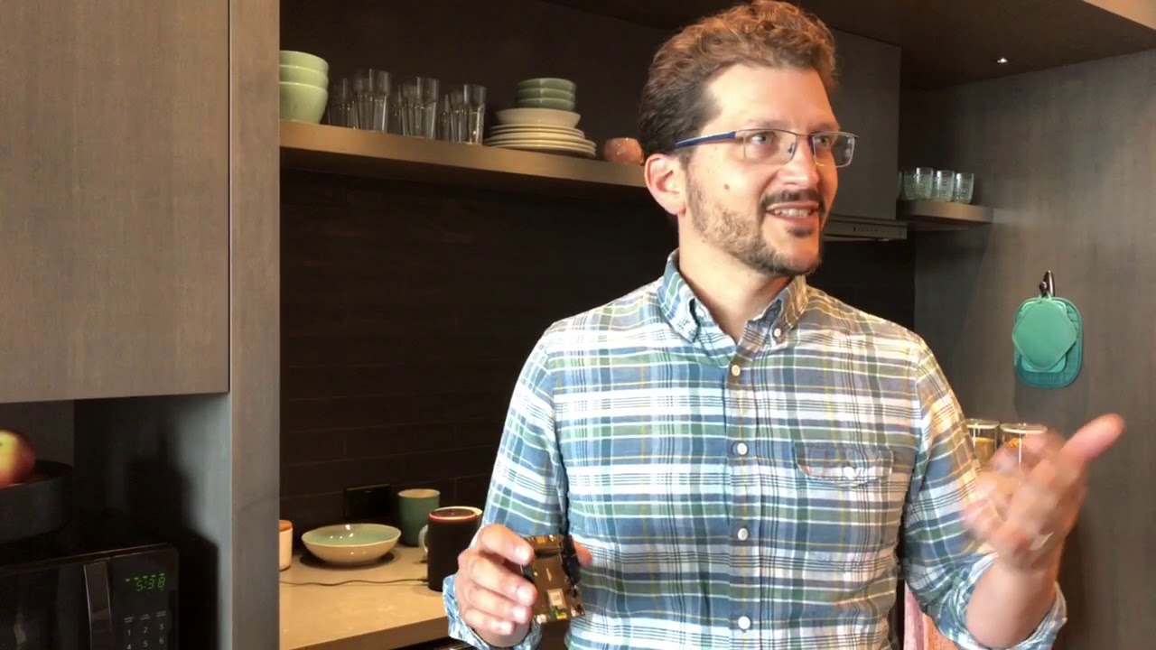 Cooking a potato in the AmazonBasics Microwave