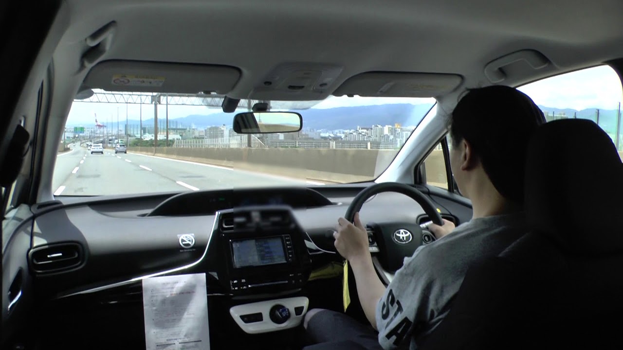 スーパーオートバックスサンシャイン神戸までプリウスで湾岸線を運転して行ってきました
